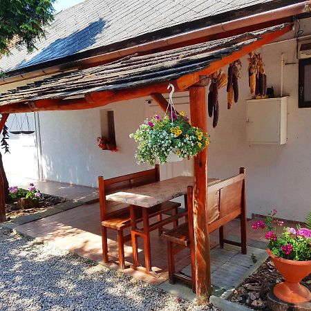 Kúti Vendégház Bakonykuti Exterior foto