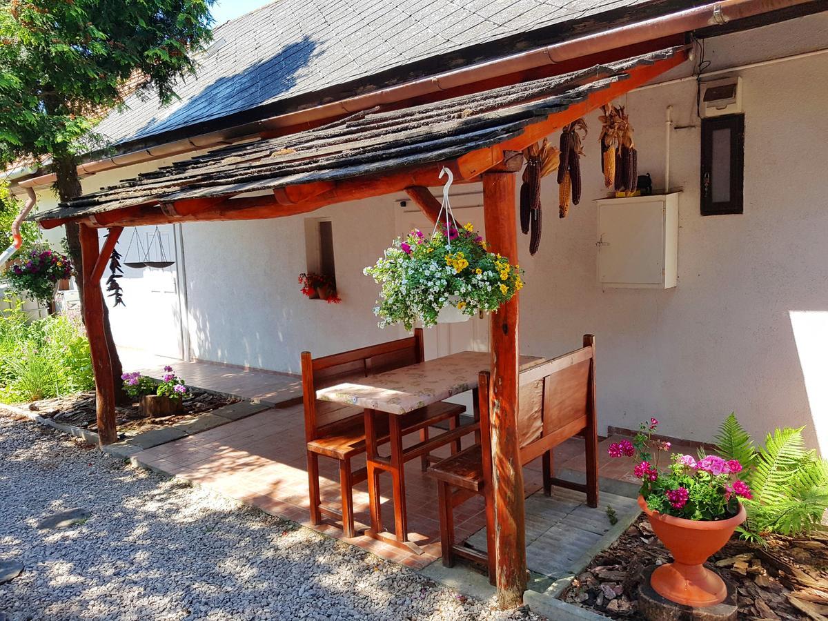 Kúti Vendégház Bakonykuti Exterior foto